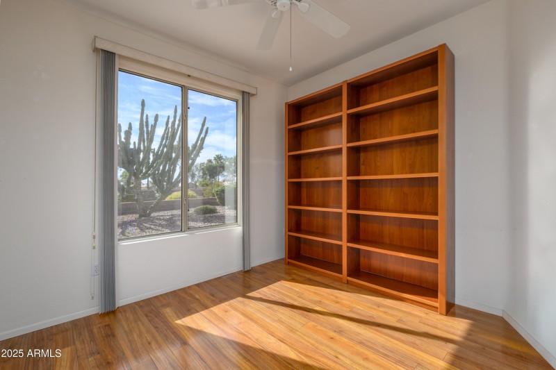 Den W/Bookcase