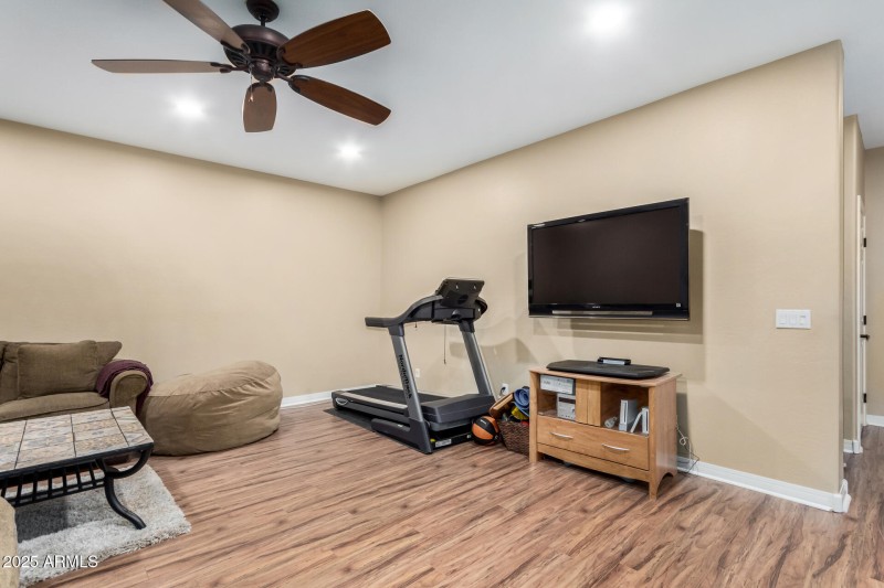 Bonus Room/Rec area/2nd Living space