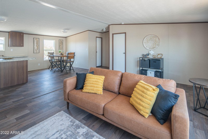 great room to dining