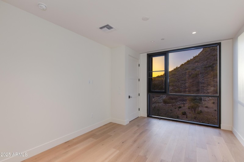 35-Camelback Ridge