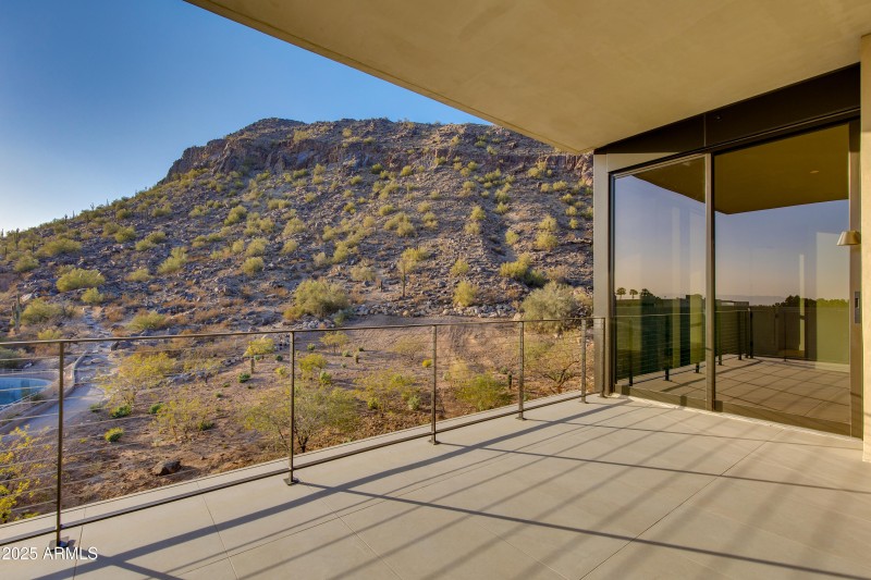 60-Camelback Ridge