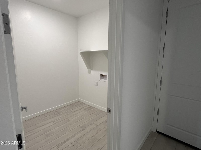 CP45 Lot 99 - Laundry