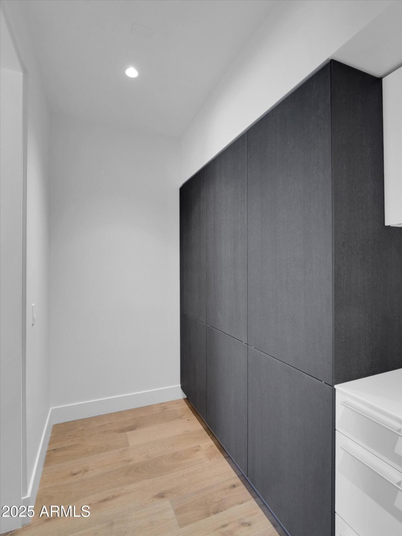 Back Kitchen cabinets