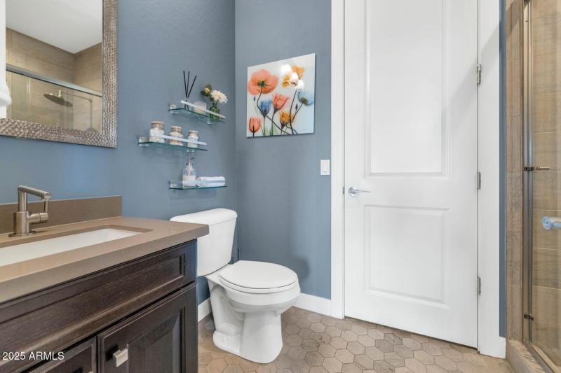 10260 E White Feather Ln-large-021-025-T