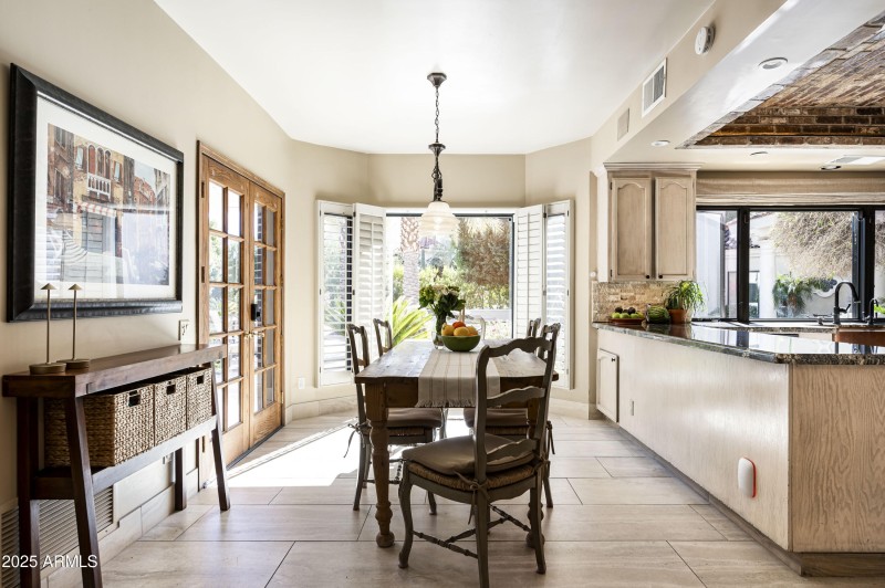 Breakfast Room