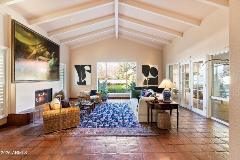 06-Living Room