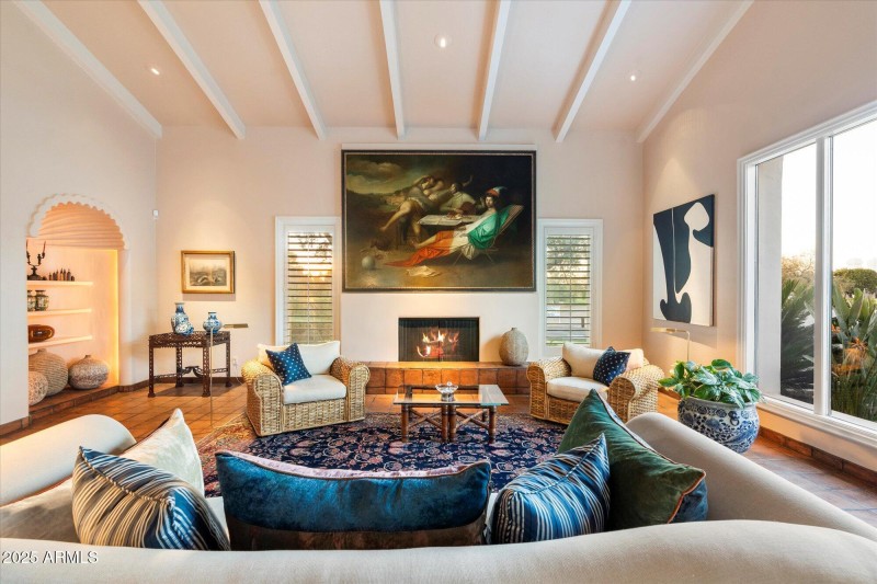 09-Living Room