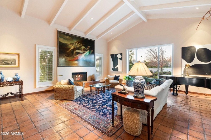 10-Living Room