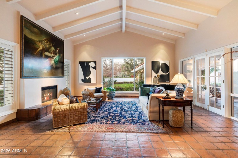 14-Family Room
