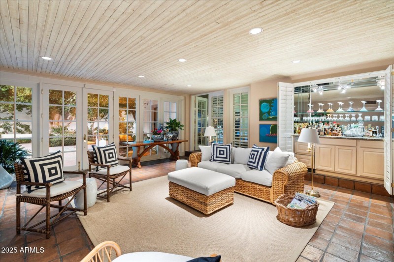 17-Family Room
