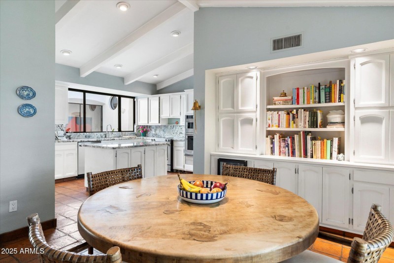 24-Kitchen Dining