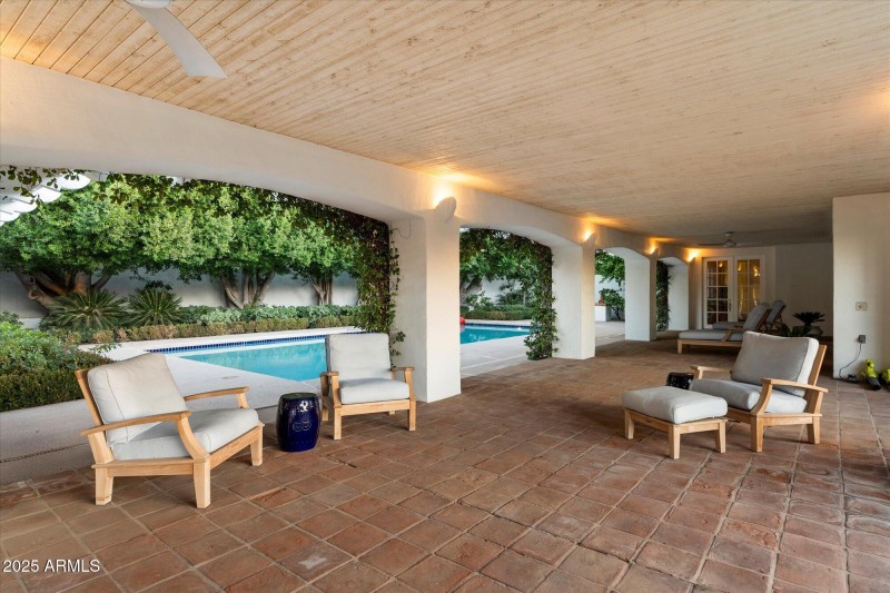 49-Covered Patio