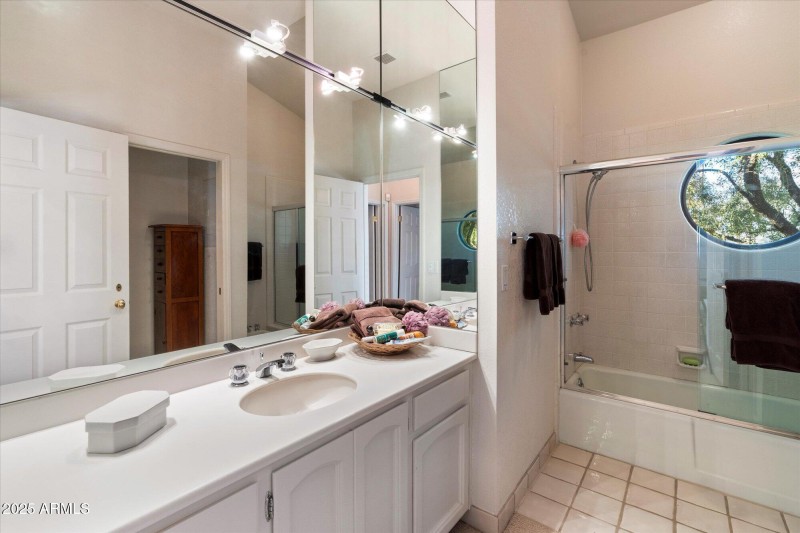 58-Casita Bathroom
