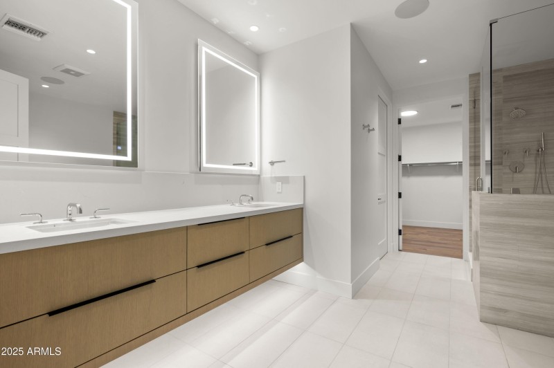 Ascent Phoenician Unit210-26