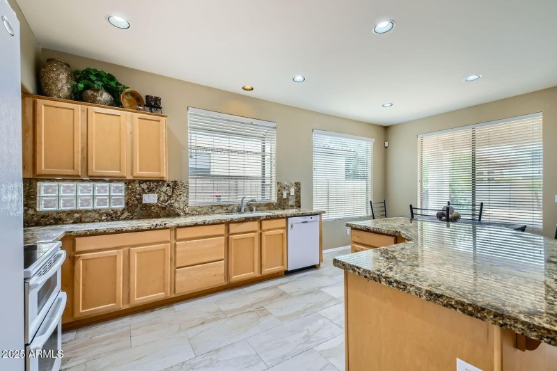 4803 E Barwick Dr - Web Quality - 009 -
