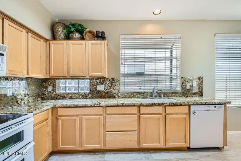 4803 E Barwick Dr - Web Quality - 011 -