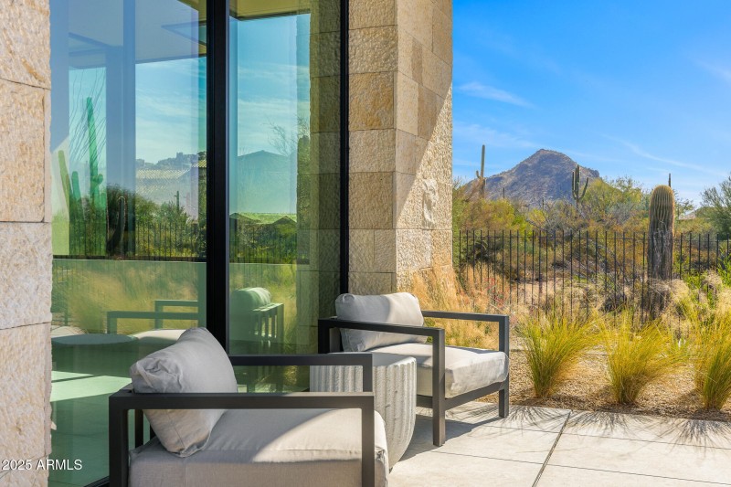 casita patio mountain views