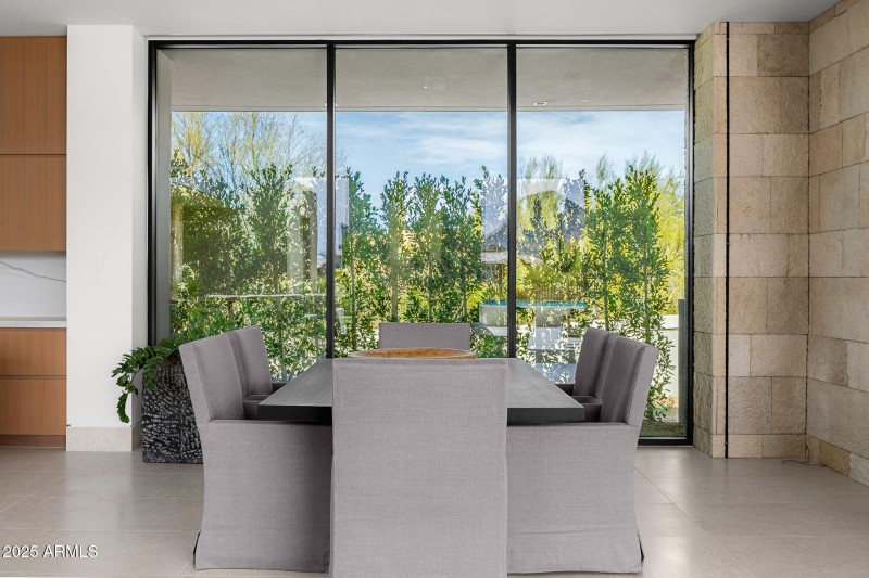 dining2