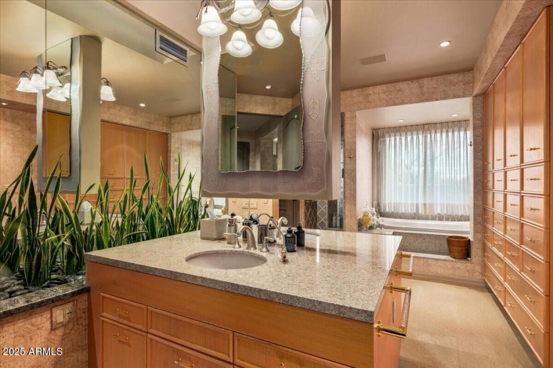 027_Primary Bath Details