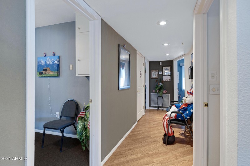 923 N Country Club Dr-12