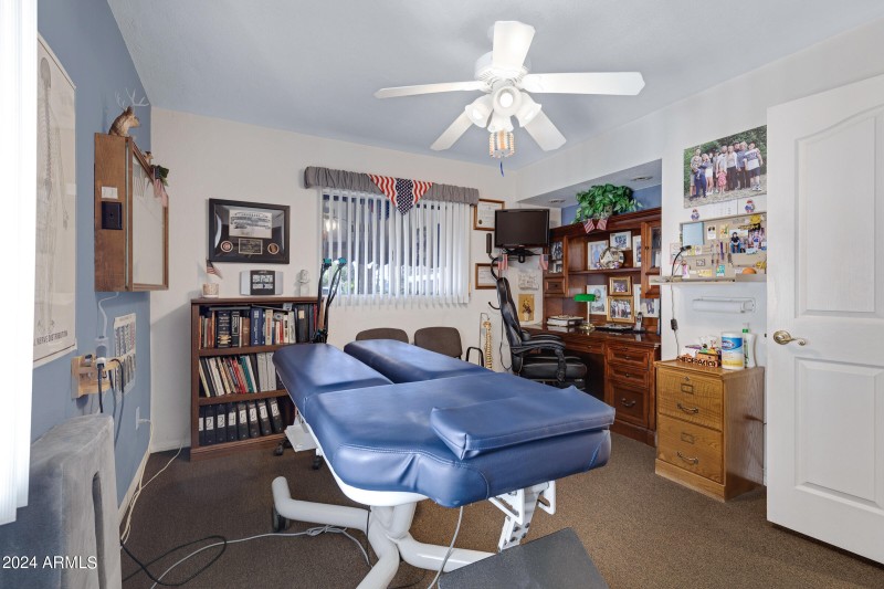 923 N Country Club Dr-17