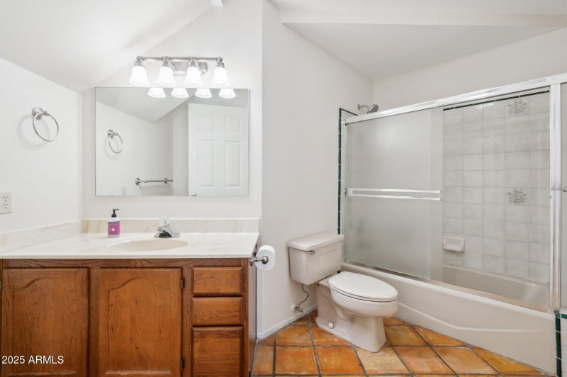 Guest Bath, Downstairs