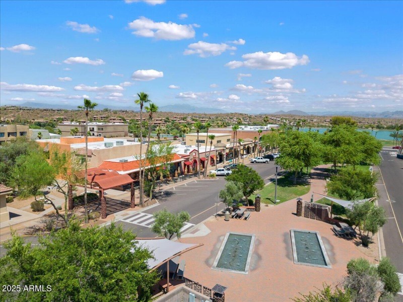 Avenue and Fountain Park
