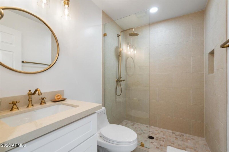 015_Primary Bathroom