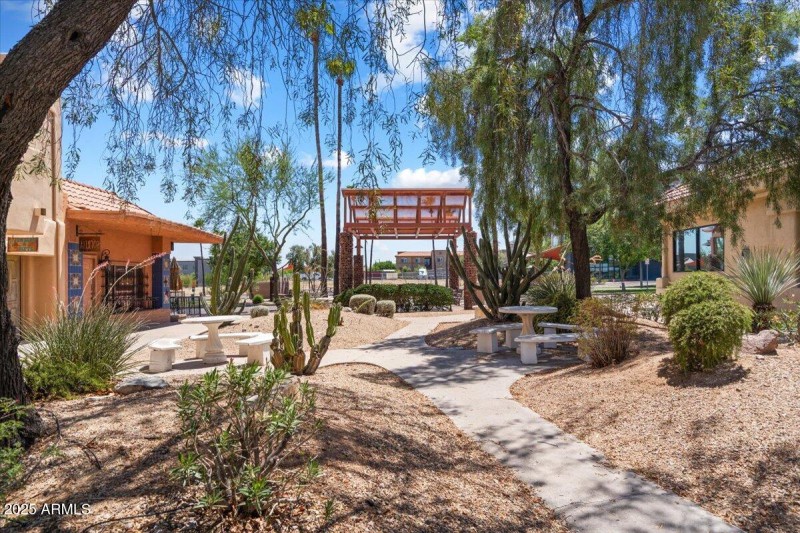 018_Courtyard
