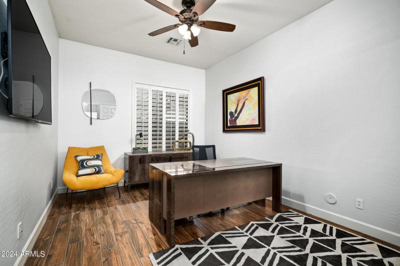 Executive Office / bedroom