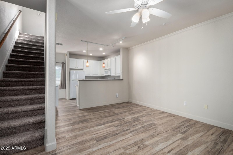 07 - Paradise Village 1068