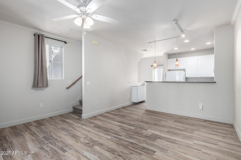 08 - Paradise Village 1068