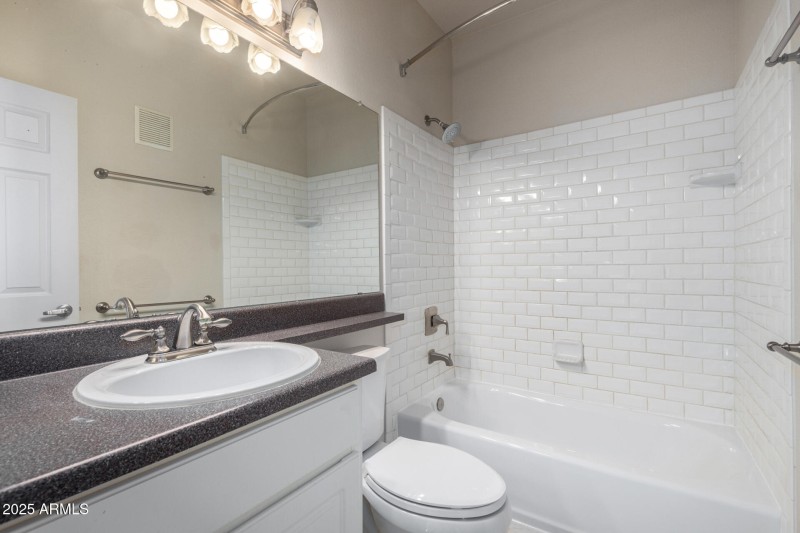 18 - Paradise Village 1068