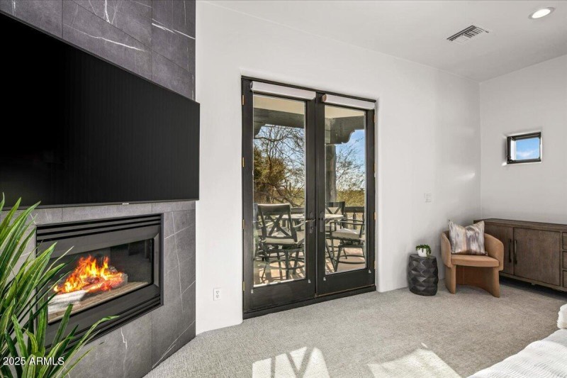 38-Primary Suite Details