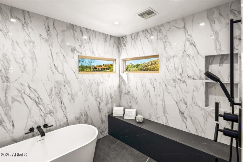 42-Primary Bath & Showers