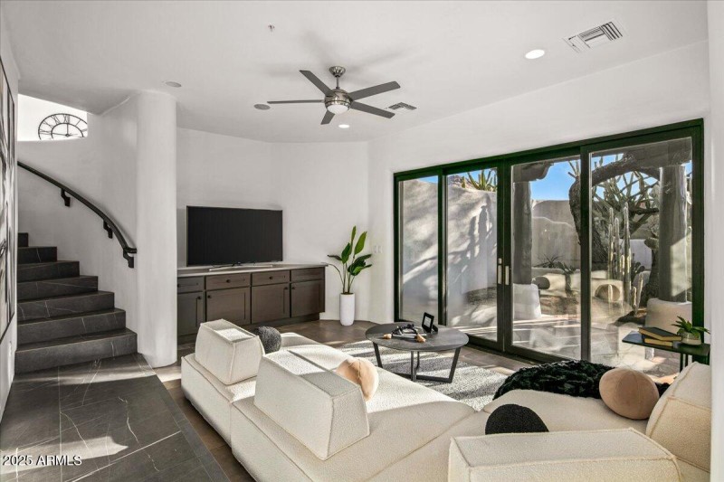 44-Lower Level Living