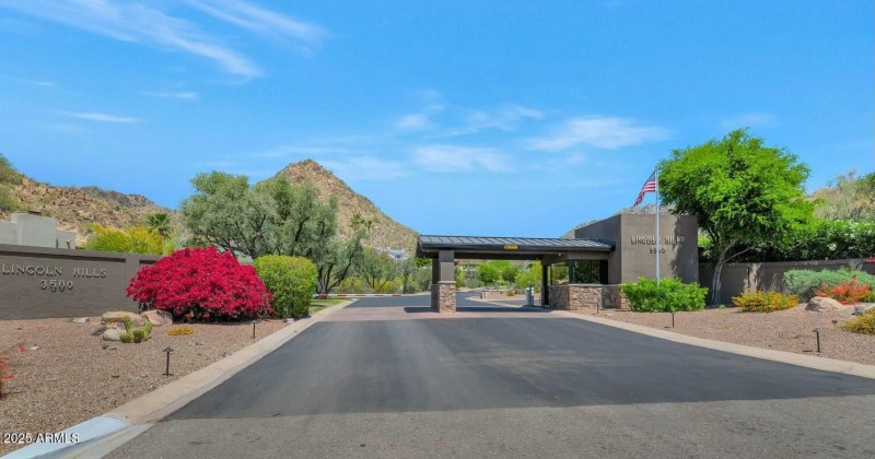 24/7 Guard Gated Entry