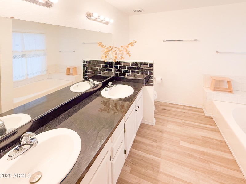 ensuite_bathroom-1
