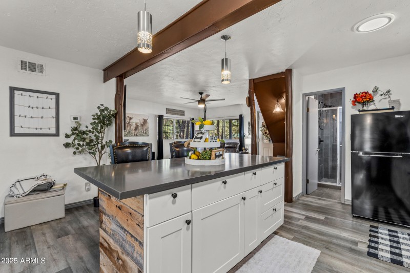 7240 E Knighthood Ln-25