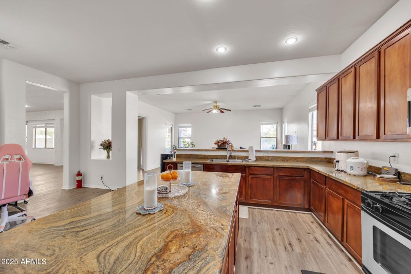 5634_N_82nd_Ave_Glendale_AZ_85303_USA-Ki