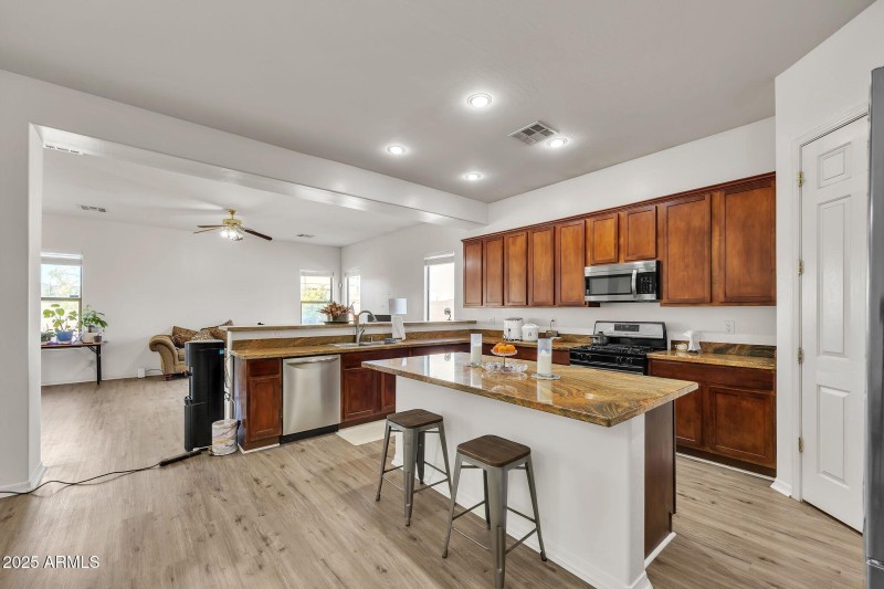 5634_N_82nd_Ave_Glendale_AZ_85303_USA-Ki