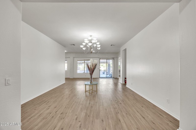 5634_N_82nd_Ave_Glendale_AZ_85303_USA-Ot