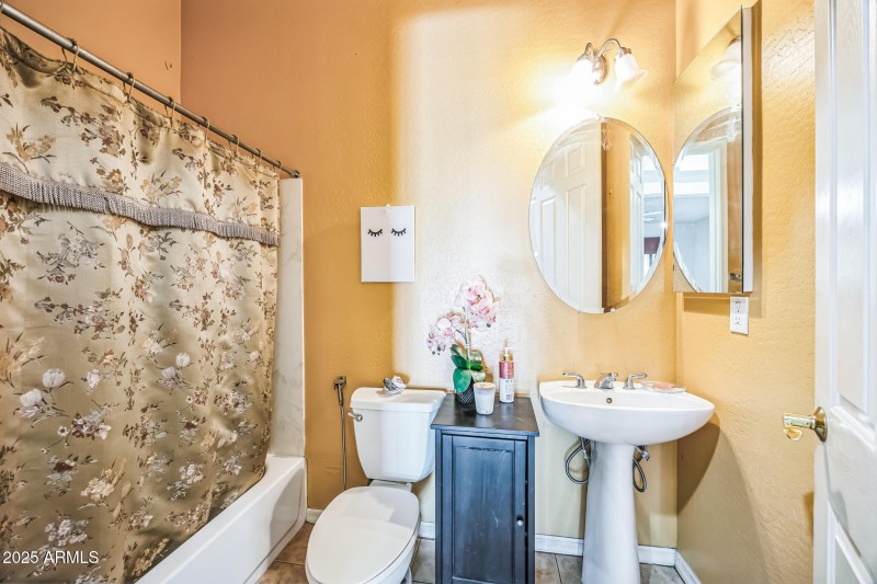 5634_N_82nd_Ave_Glendale_AZ_85303_USA-Ba