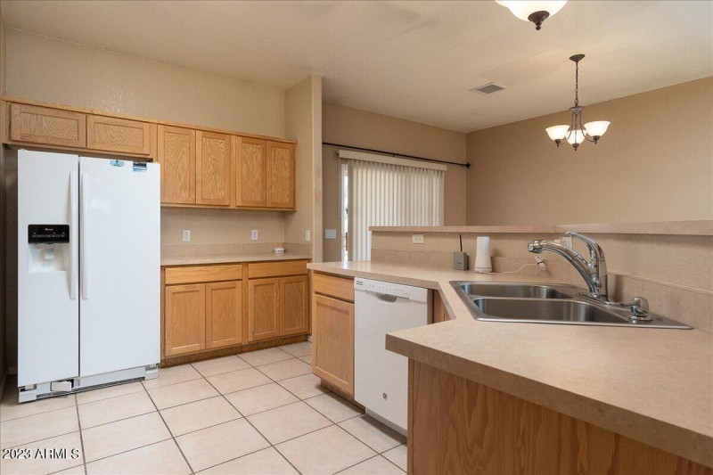06-10193 E Windtalker Rd -April 06, 2023