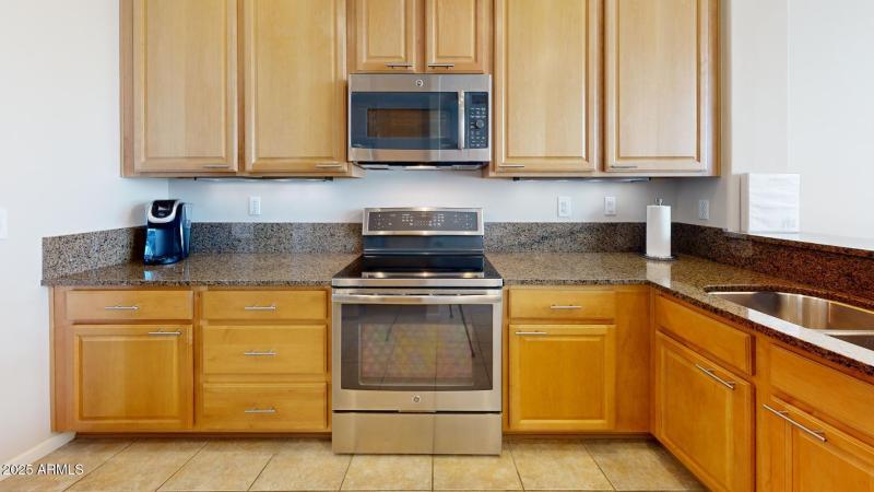 28444-N-101st-Pl-Kitchen 1