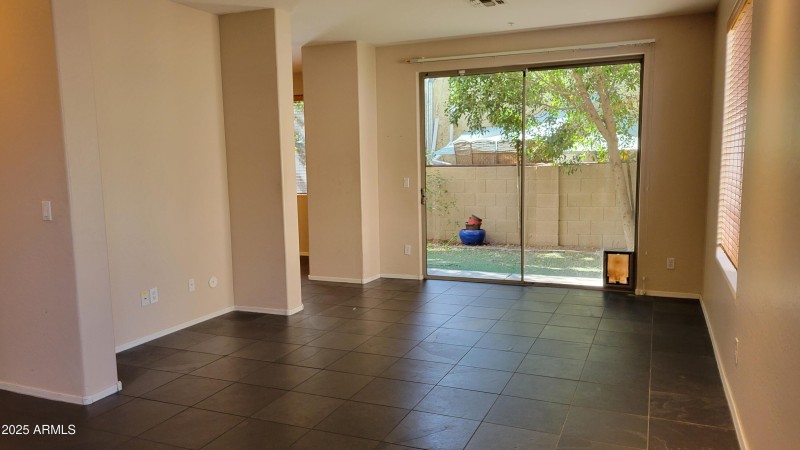 5-Great Room, Entertainment Niche