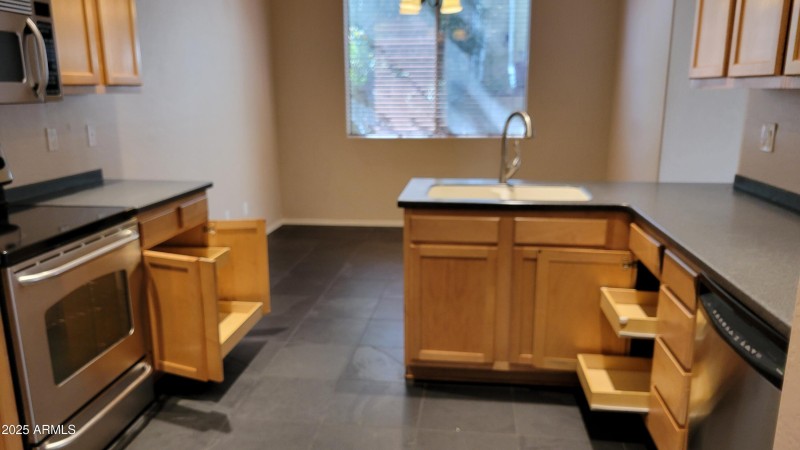 9-Many Cabinets, Pull-Out Drawers