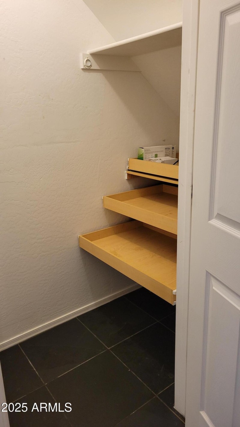 12-Walk-In PantryStorage