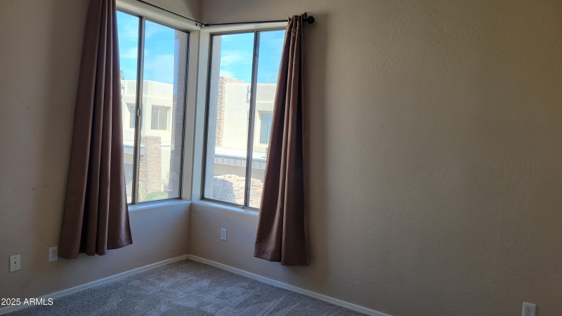 26-Split 3rd Bed, Large Windows