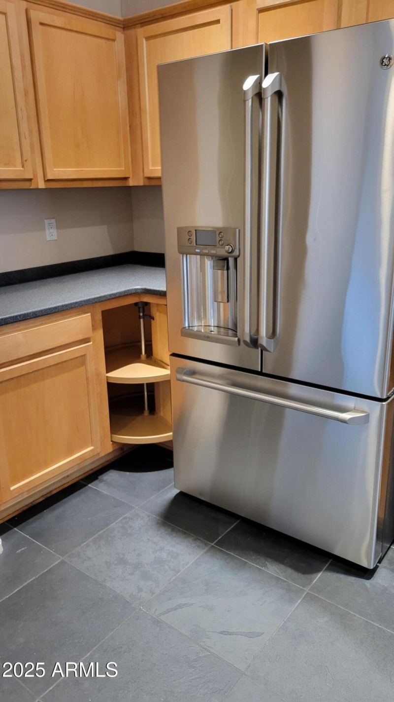 11-GE SS French Door Fridge, Lazy Susan